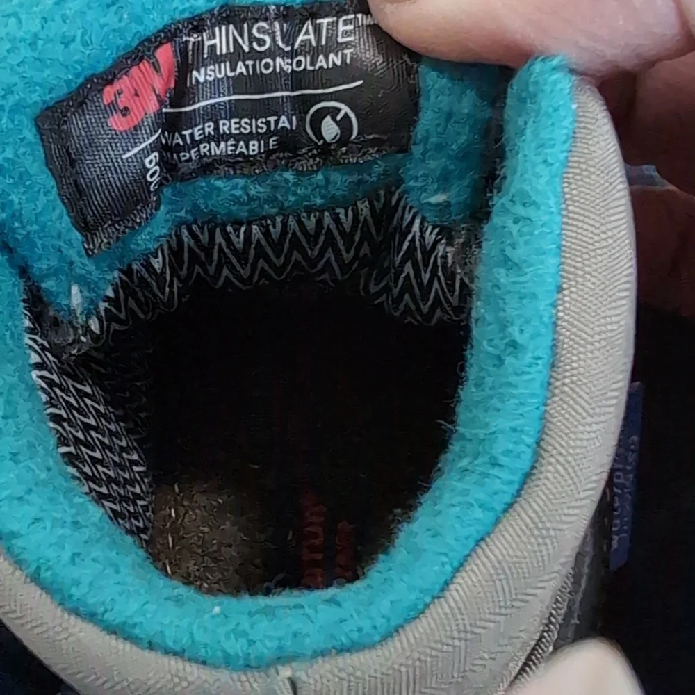 THINSULATE  .Kids Gray and Black Shoes.